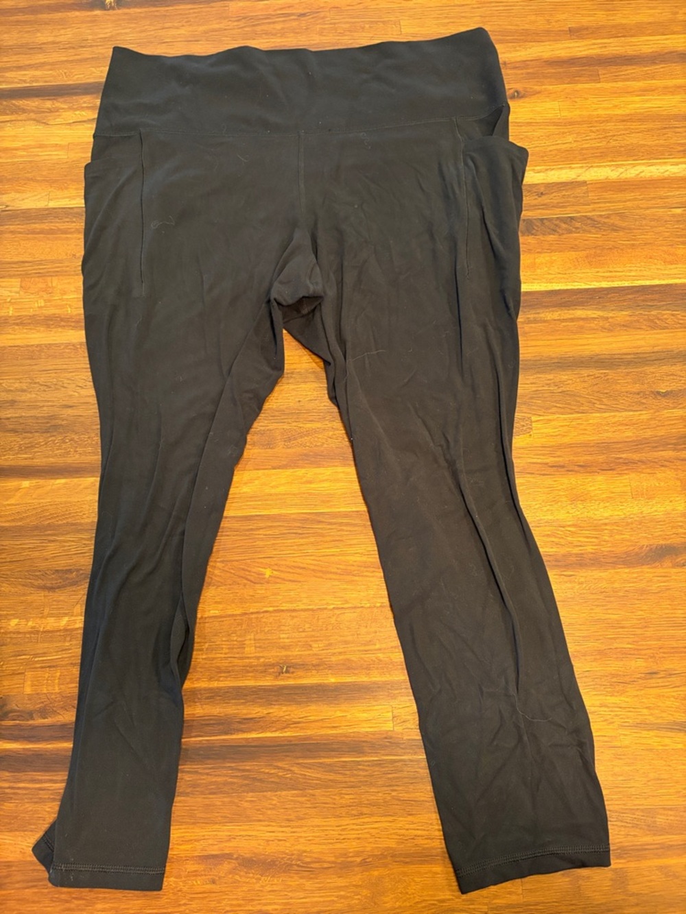 Athleta Salutstion Stash Pocket II 7/8 Tight